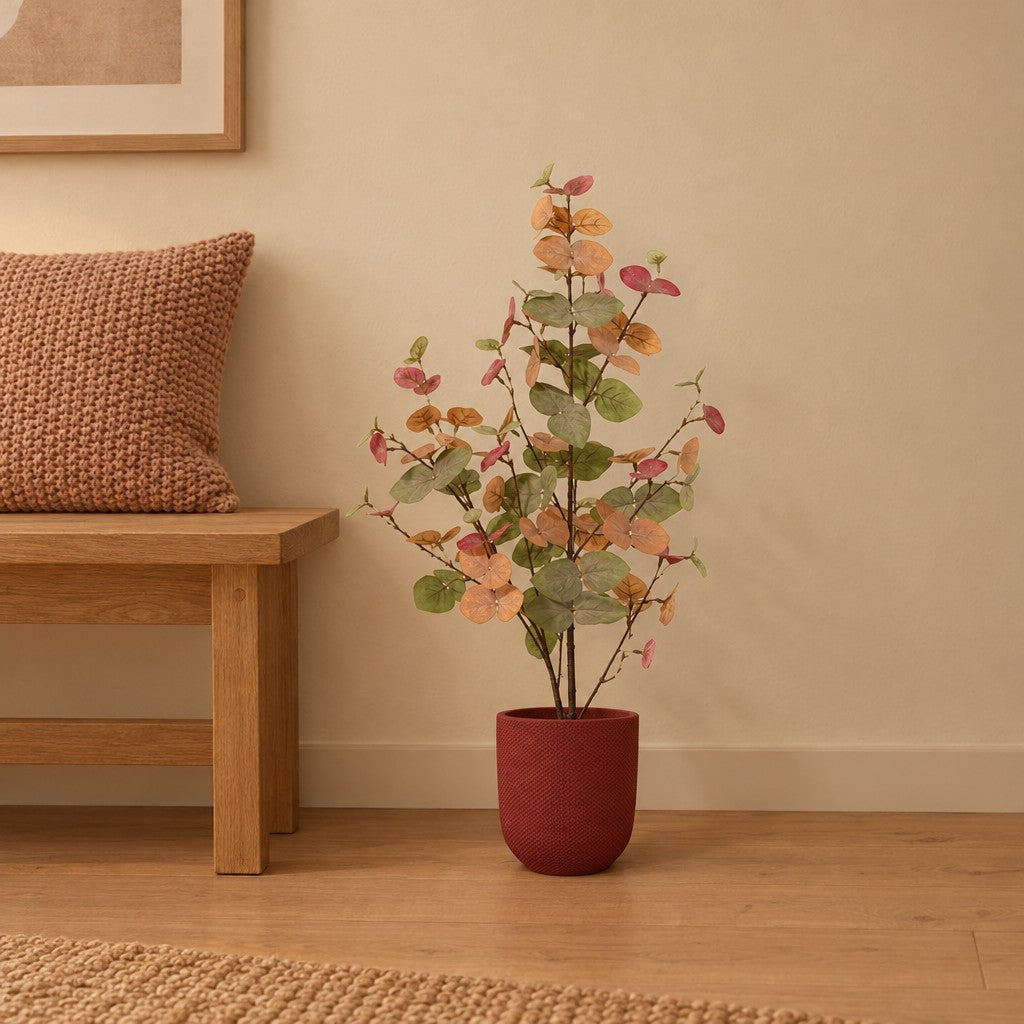 Künstlicher Eukalyptus Bunt (Eucalyptus) mit Übertopf elho Jazz Round Toskanarot – Raumbild