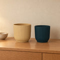 Übertopf-Duo Vibes Gelb und Blau, Ø 18 cm – Raumbild, alle Teile zusammen