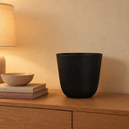 Übertopf Palermo Schwarz – Raumbild, Ø 35 cm