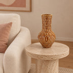 Vase »Boa« aus Keramik, Größe M, ca. 39 cm, Braun – Raumbild