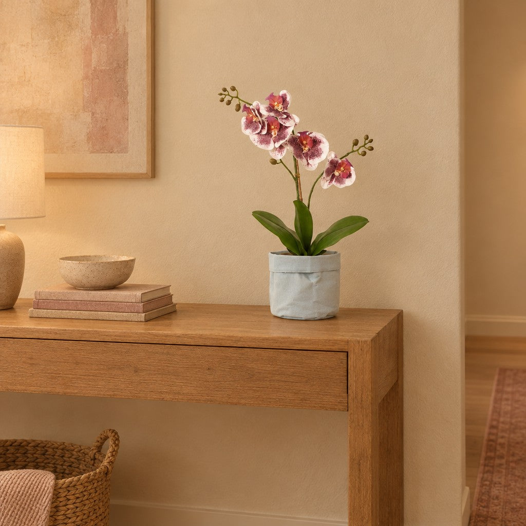 Pflanztasche »Plantbag« Altblau – Raumbild, so könnte es aussehen: mit Künstliche Phalaenopsis-Orchidee Violett-Weiß, Höhe ca. 43 cm (separat erhältlich), Pflanze nicht enthalten, Ø 12 cm