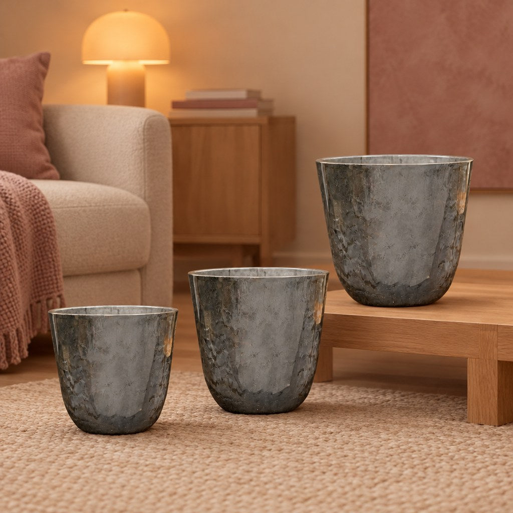 Übertopf Palermo Marble Grau, Set aus 3 Übertöpfen, Ø 27 / 30 / 35 cm – Raumbild, alle Teile des Sets zusammen