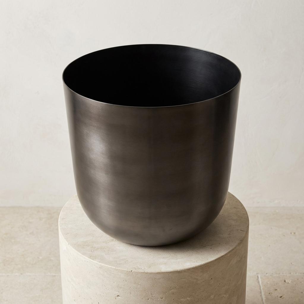 Übertopf Mayk Lead, Ø 20 cm – Detailansicht