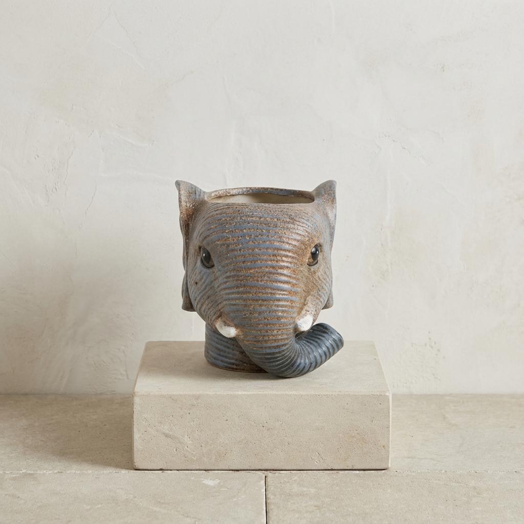 Übertopf Elefant Grau, ca. 12 cm – Detailansicht