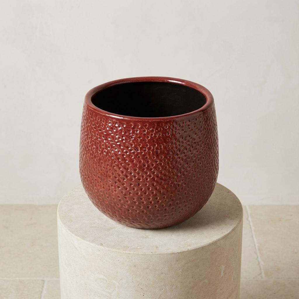 Übertopf Gabriel rund Bordeaux, Ø 14 cm – Detailansicht